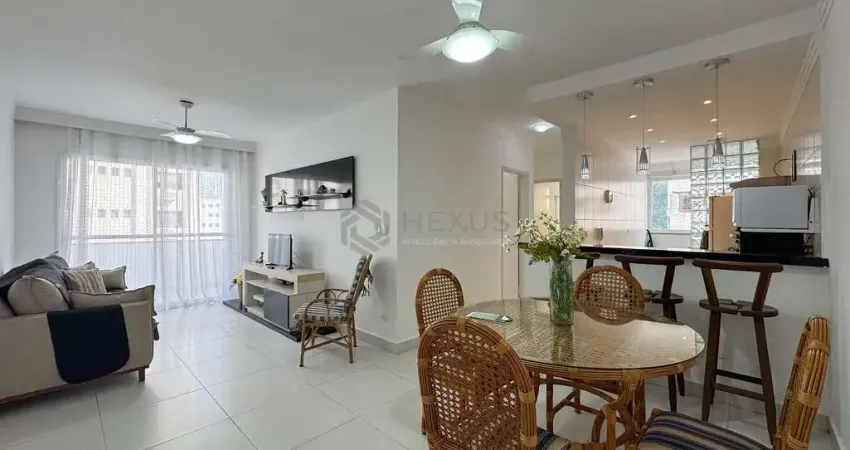 Apartamento reformado com varanda, vista mar e despesas baixas na praia das pitangueiras, guaruja