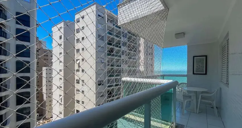 Apartamento com varanda e vista mar na quadra mar da praia das pitangueiras, guaruja