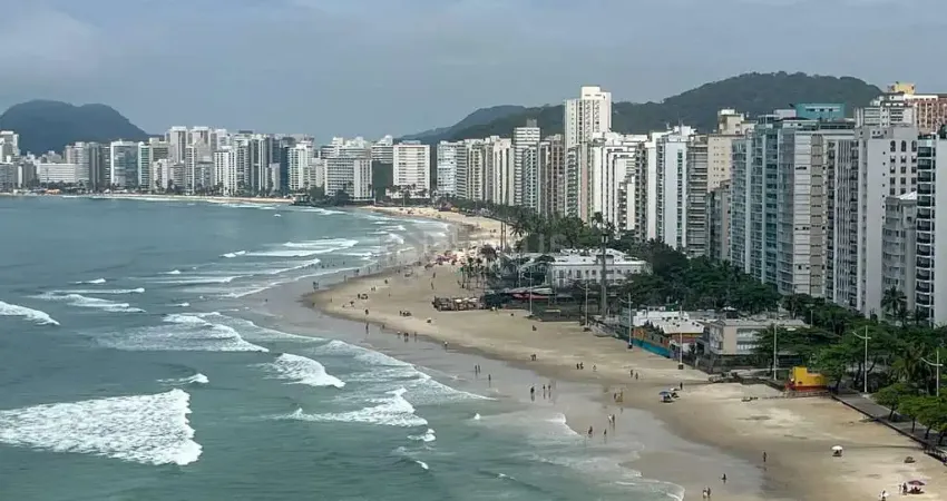 Apartamento com varanda e vista mar na quadra-mar da praia das pitangueiras, guaruja