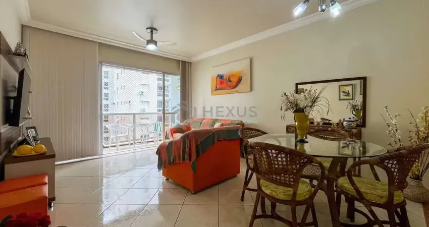 Apartamento com varanda na quadra mar da praia das pitangueiras, guaruja