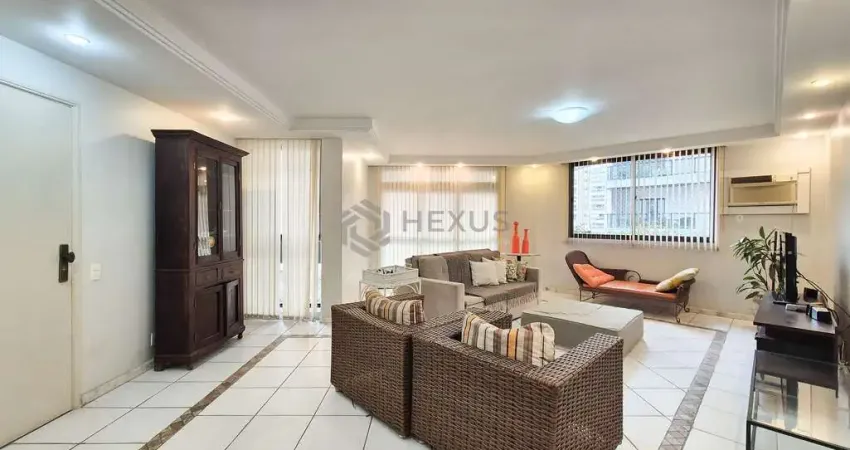 Apartamento com varanda e lazer na praia das pitangueiras, guaruja