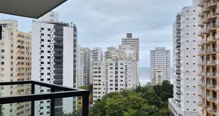 Apartamento com varanda e lazer na praia das pitangueiras, guaruja