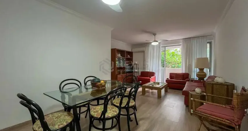 Apartamento com varanda e lazer na praia das pitangueiras, guaruja
