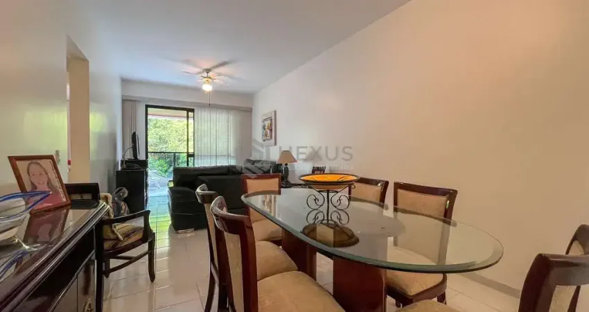 Apartamento com varanda e lazer na praia das pitangueiras, guaruja