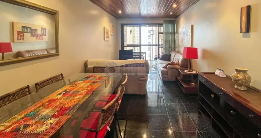 Apartamento com duas varandas a duas quadras da praia das pitangueiras, guaruja