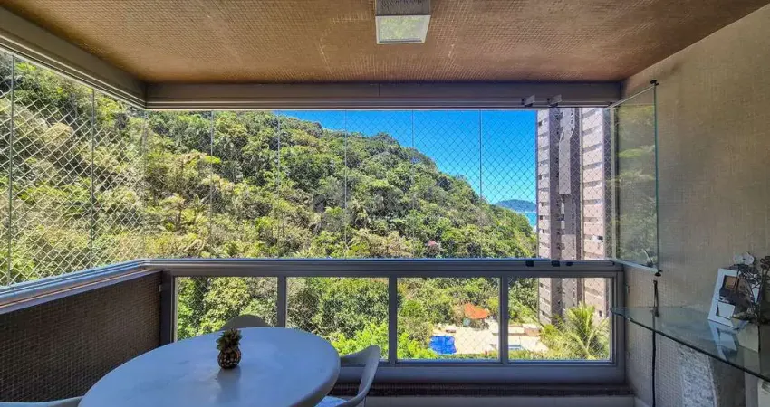 Apartamento com varanda e lazer na quadra mar da praia das pitangueiras, guaruja