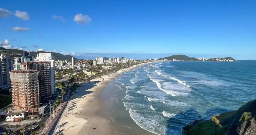 Apartamento frente mar com varanda e lazer na praia das pitangueiras, guaruja