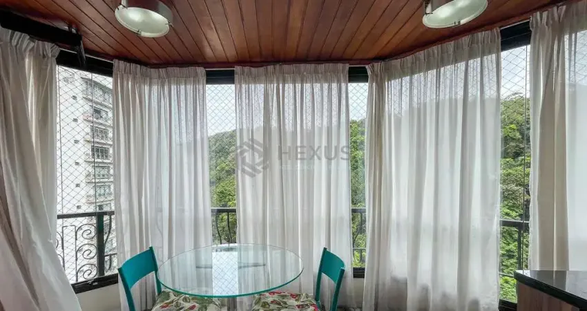 Apartamento com varanda e lazer na praia das pitangueiras, guaruja