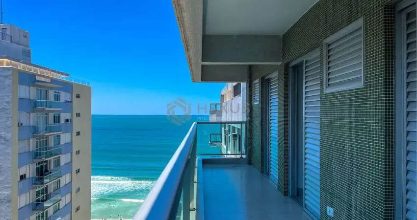 Apartamento com varanda, lazer e vista mar na quadra mar da praia das pitangueiras, guaruja
