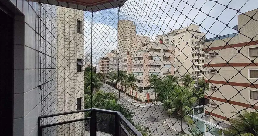 Apartamento frente rua com varanda na praia da enseada, guaruja
