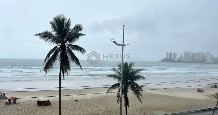 Apartamento reformado frente mar com varanda na praia das pitangueiras, guaruja