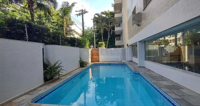 Apartamento com varanda e lazer na praia da enseada, guaruja