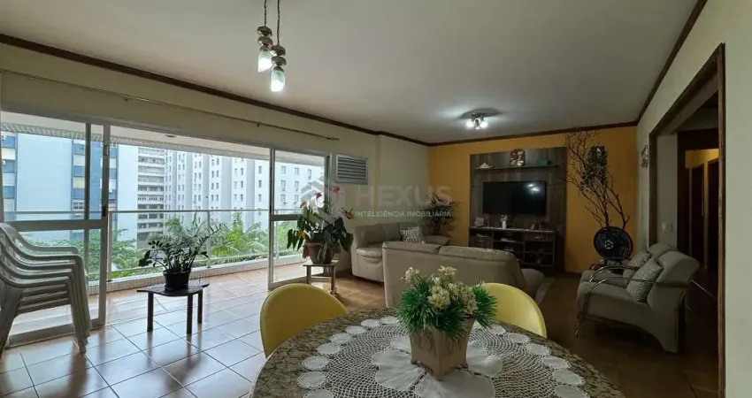 Apartamento reformado com varanda, vista mar e lazer na quadra mar da praia das pitangueiras, guaru