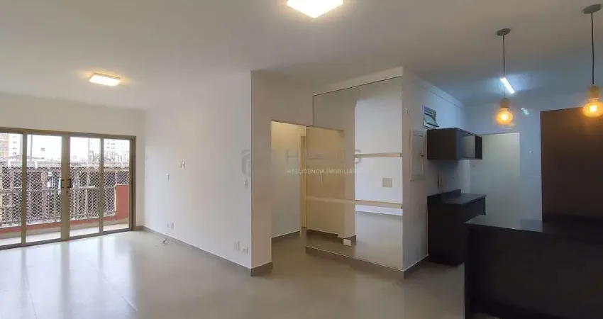 Aparatamento reformado com varanda e lazer na praia das asturias, guaruja