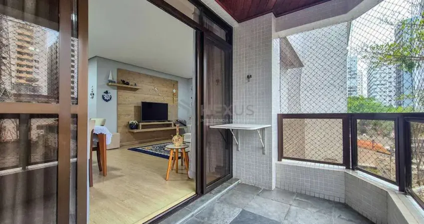 Apartamento com varanda na praia das pitangueiras, guaruja