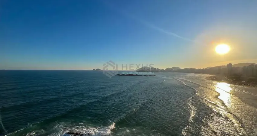 Apartamento reformado frente mar na praia das pitangueiras, guaruja