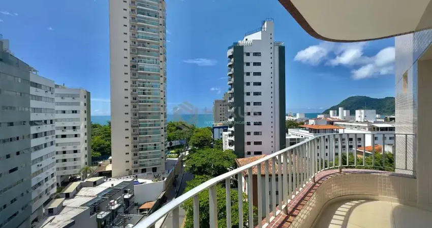 Apartamento reformado com varanda e lazer na Praia das Asturias, Guaruja