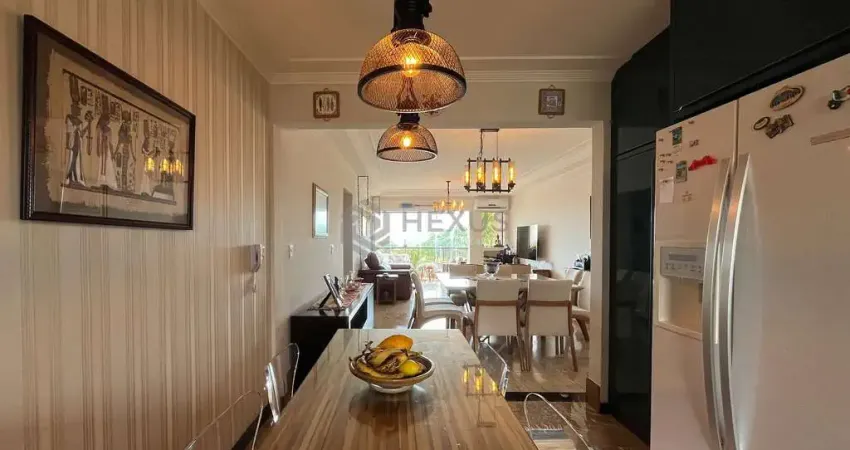 Apartamento com varanda e lazer na Praia da Enseada, Guaruja