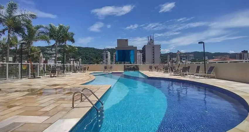 Apartamento reformado com varanda gourmet vista mar na Praia da Enseada, Guaruja