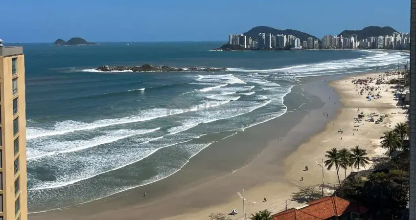 Apartamento reformado frente mar com varanda na Praia das Pitangueiras, Guaruja