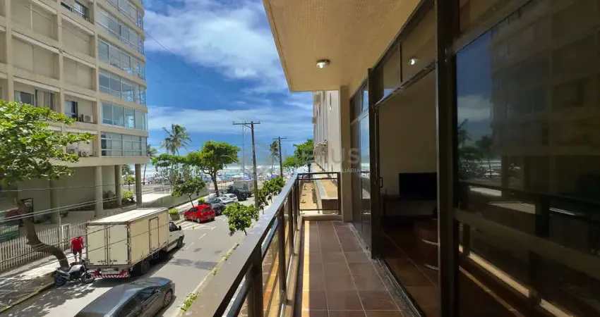 Apartamento frente mar com varanda na Praia das Pitangueiras, Guaruja