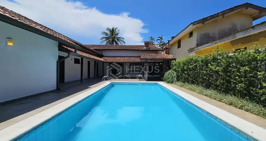 Residência Nova de Alto Padrão no Jardim Acapulco – Sofisticação, Espaço e Conforto no Guarujá