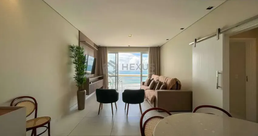 Apartamento reformado frente mar com varanda na Praia das Pitangueiras, Guaruja