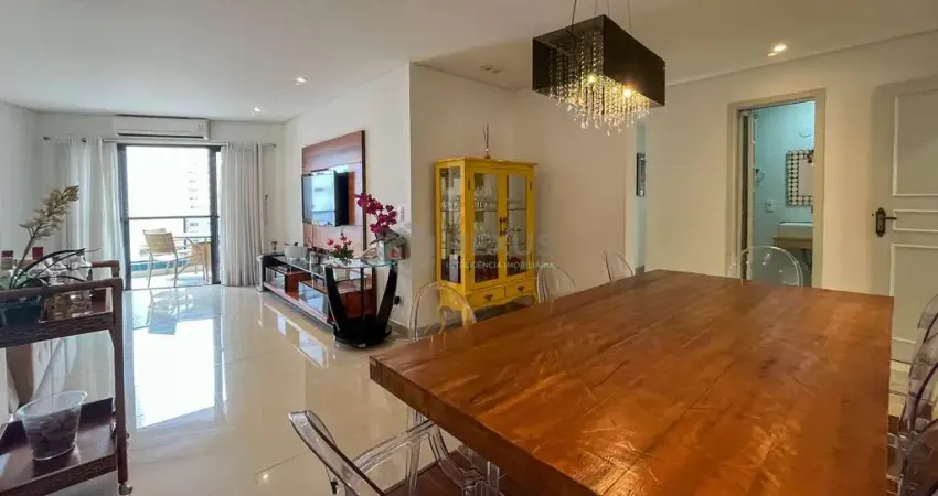 Apartamento com varanda e lazer na Praia das Pitangueiras, Guaruja