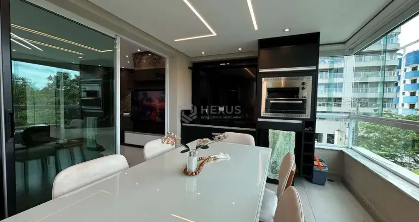 Apartamento com varanda gourmet reformado na Praia da Enseada, Guaruja