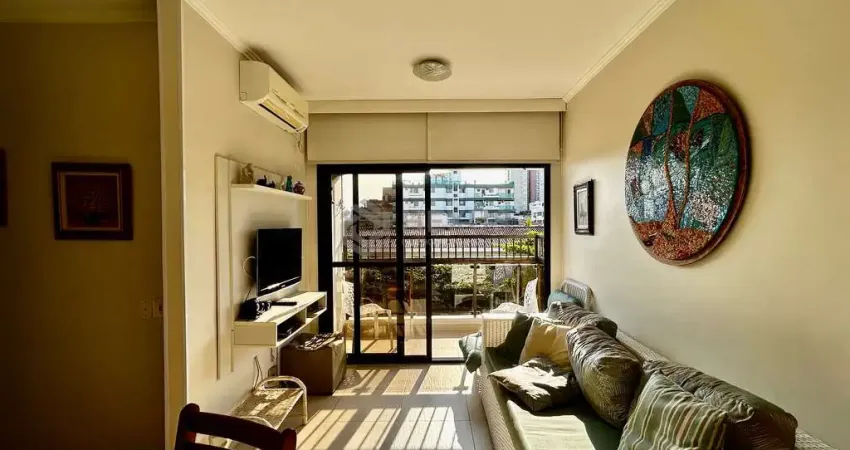 Apartamento reformado com lazer na Praia da Enseada, Guaruja