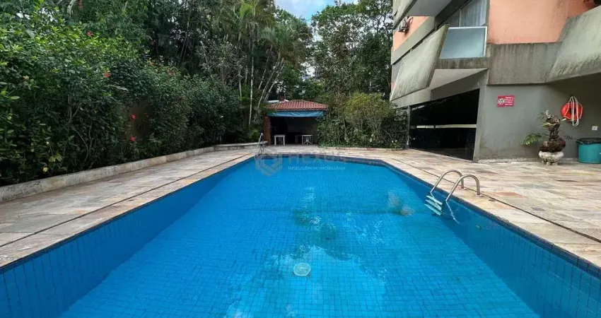 Apartamento com varanda e lazer na Praia da Enseada, Guaruja