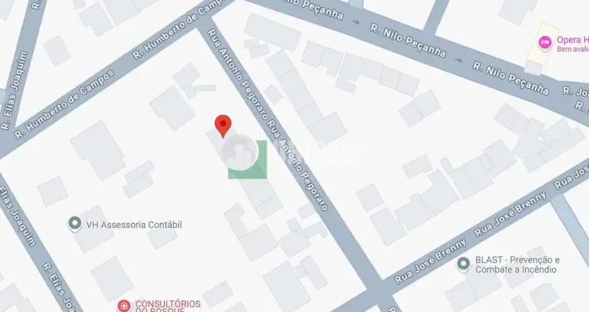 Terreno Próximo à Ópera de Arame ideal para sobrados.