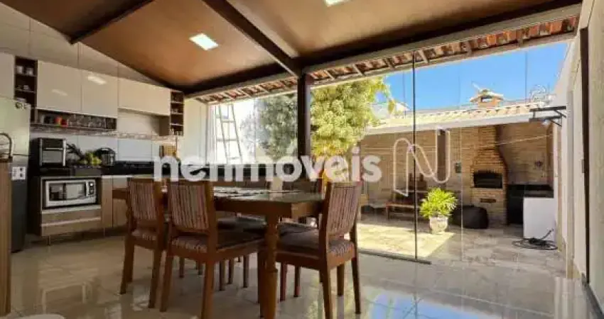 Casa com 3 quartos à venda na Rua Misael Silva, Jardim Brasília, Betim