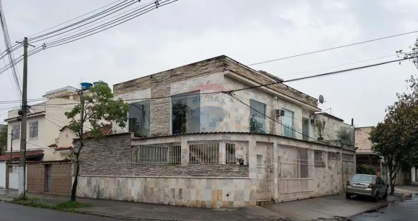 Casa bifamiliar com 5 quartos, 196m² a venda por r$ 1.200,000.00 em tauá, rj.