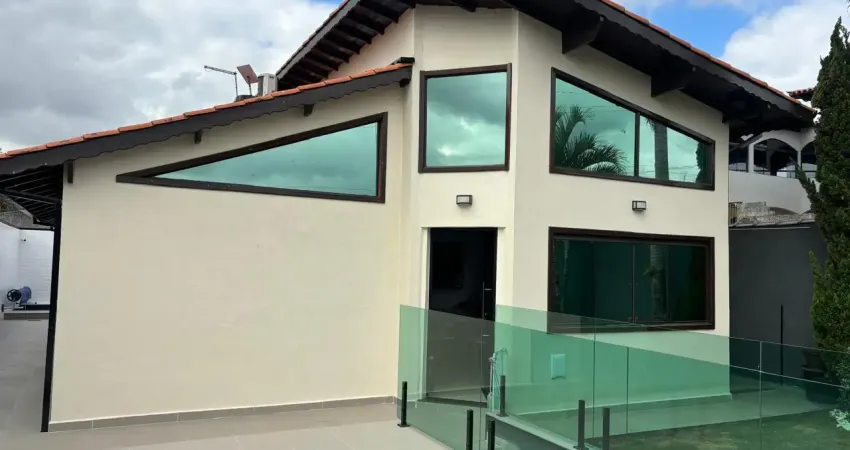 Casa totalmente reformada com piscina – apta para financiamento – próxima ao centro de mairiporã/sp