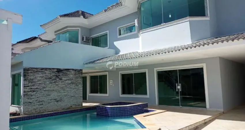Recreio dos Bandeirantes | Casa Triplex 5 quartos, sendo 5 suites