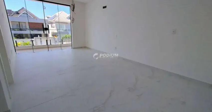 Recreio dos Bandeirantes | Casa Triplex 3 quartos, sendo 3 suites