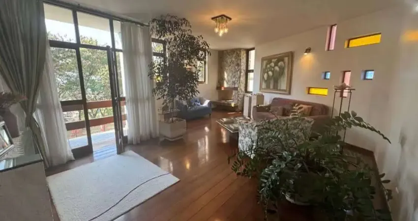 Casa com 4 quartos à venda na Rua Rádio, 171, São Lucas, Belo Horizonte