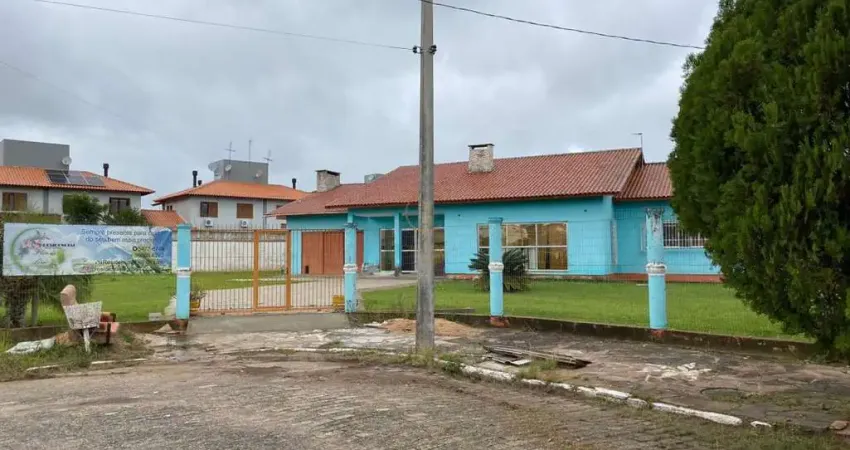 Casa à venda na Rua dos Lírios, 262, Igara, Canoas