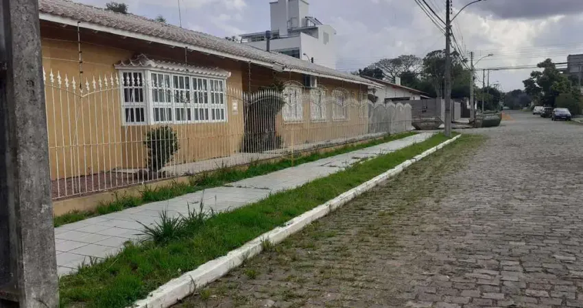 Casa à venda na Rua dos Girassóis, 118, Igara, Canoas