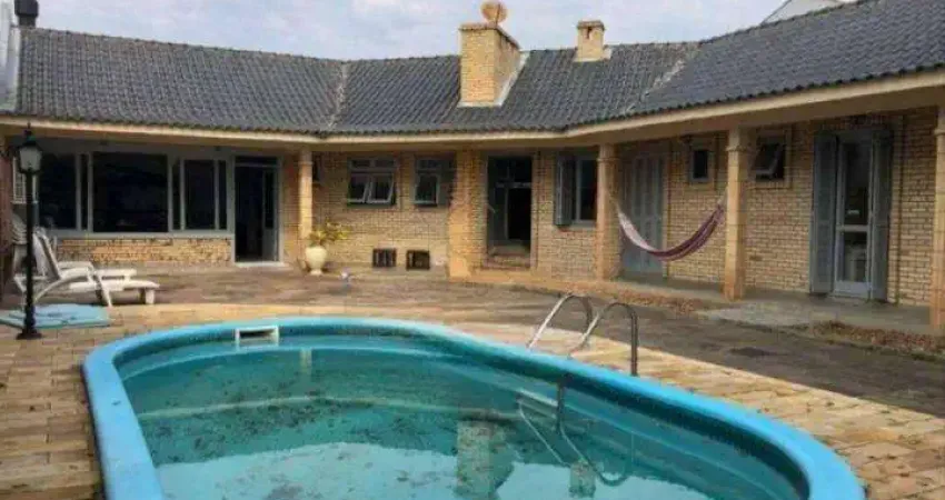 Excelente casa térrea com 03 dormitórios, sendo 01 suíte, no niterói em canoas