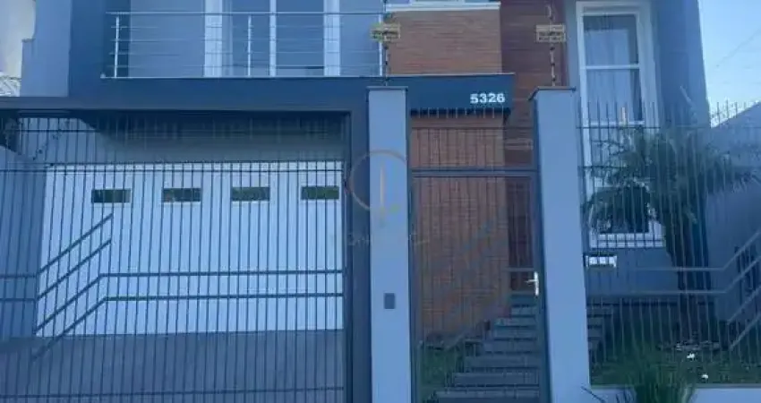 Sobrado à venda em Canoas, São José - Piso laminado, porcelanato e gás central