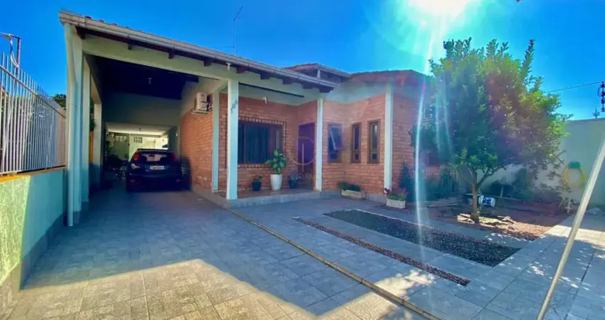 Casa térrea com 4 dormitórios ( duas suítes )  e piscina no igara