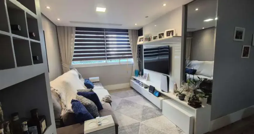 Apartamento com 3 dormitórios , 1 suíte  , 1 vaga coberta no moinhos de vento