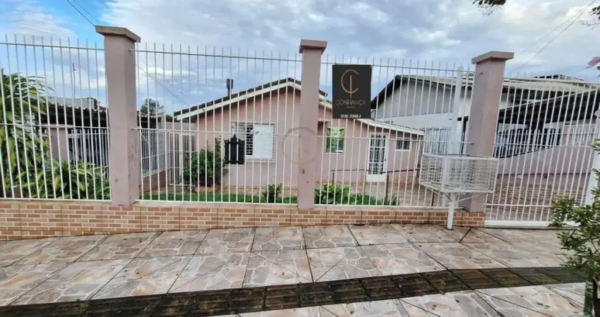 Casa 03 dormitórios , 02 vagas para veículos e anexo nos fundos