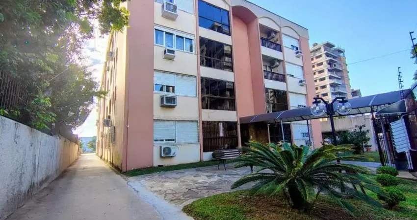 Apartamento amplo de 03 dormitórios, sendo uma suíte , sacada e 01 vaga para veículo no bairro centro