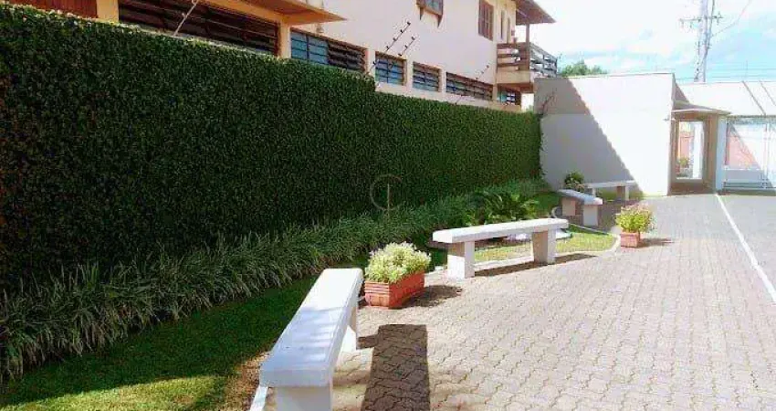 Sobrado em condomínio 02 dormitórios e 01 vaga para veículo no bairro rio branco