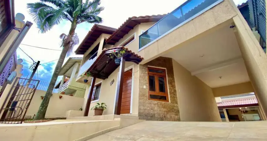 Sobrado com 3 suítes - home-office- piscina - área gourmet no moinhos de vento