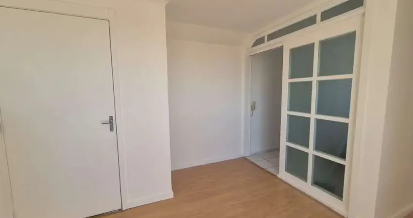 Apartamento semi mobiliado 2 dormitórios, 1 vaga coberta, próximo ao Centro de Canoas.