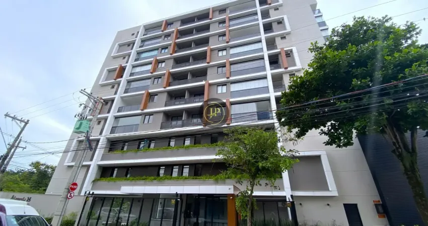 Apartamento de 02 quartos/suíte com móveis modulados e lazer completo na mata da praia